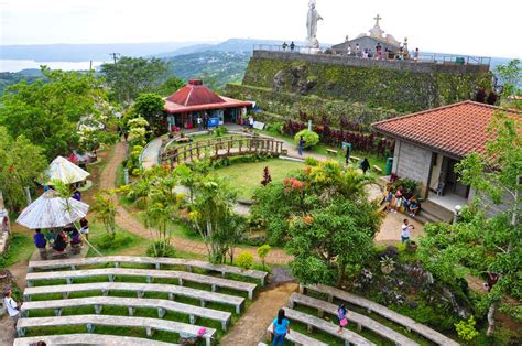 A Romantic Getaway: Best Staycation Spot in Tagaytay.